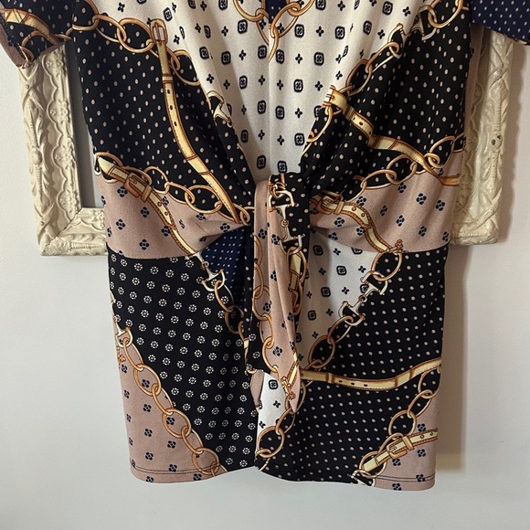 FAITH AND JOY | by Monteau Navy and Gold Patterned Top - Picture 5 of 14